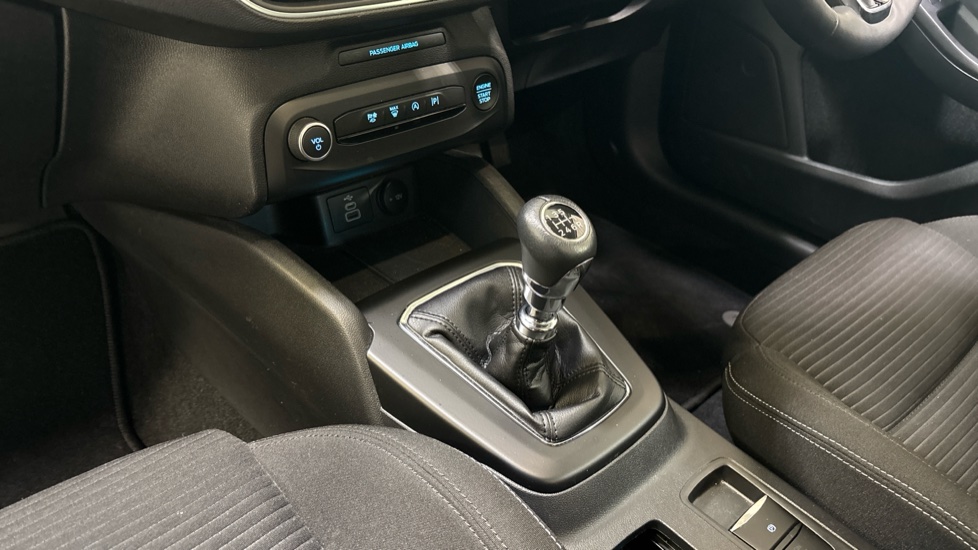 Ford Focus 1.0 EcoBoost Titanium 5dr Petrol Hatchback - Image 13