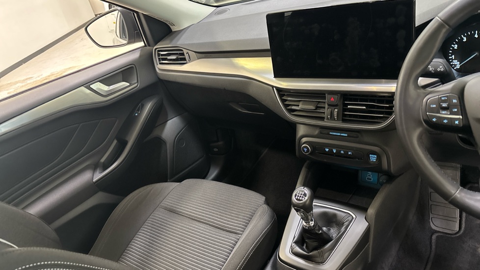 Ford Focus 1.0 EcoBoost Titanium 5dr Petrol Hatchback - Image 14