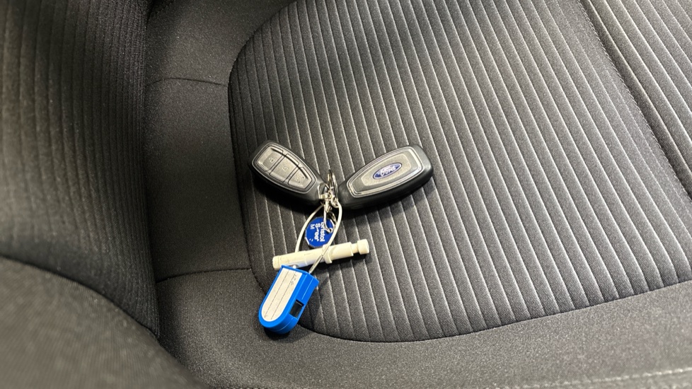 Ford Focus 1.0 EcoBoost Titanium 5dr Petrol Hatchback - Image 20
