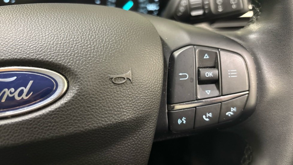 Ford Focus 1.0 EcoBoost Titanium 5dr Petrol Hatchback - Image 24