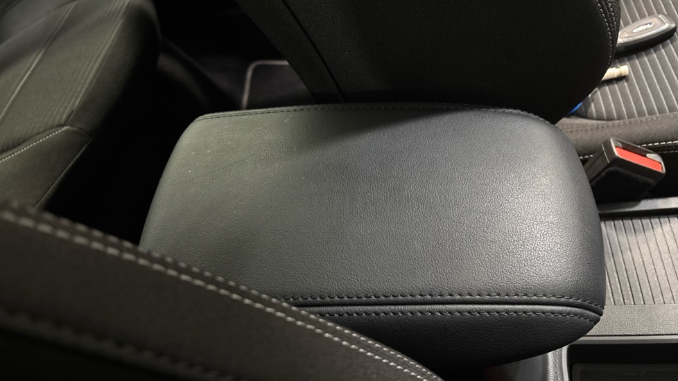 Ford Focus 1.0 EcoBoost Titanium 5dr Petrol Hatchback - Image 45