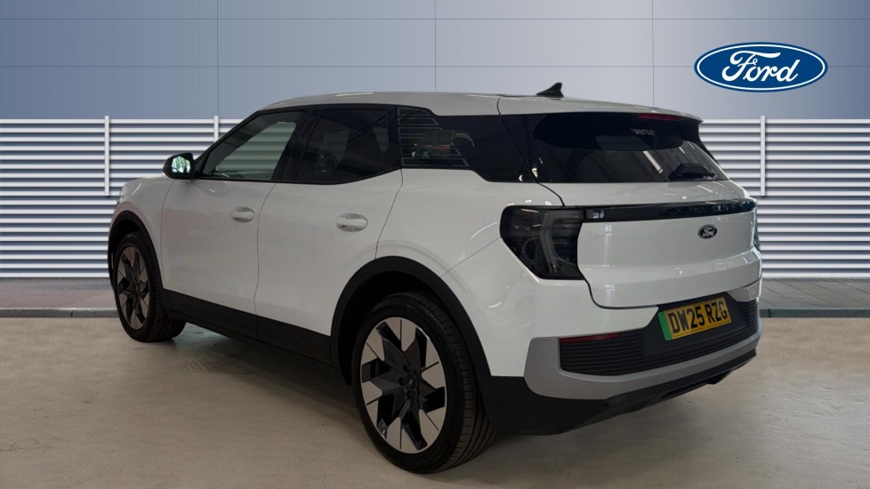 Ford Explorer 250kW Premium 79kWh AWD 5dr Auto Electric Estate - Image 2