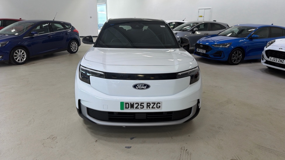 Ford Explorer 250kW Premium 79kWh AWD 5dr Auto Electric Estate - Image 8