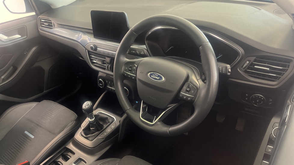 Ford Focus 1.0 EcoBoost 125 Active X 5dr Petrol Hatchback - Image 11