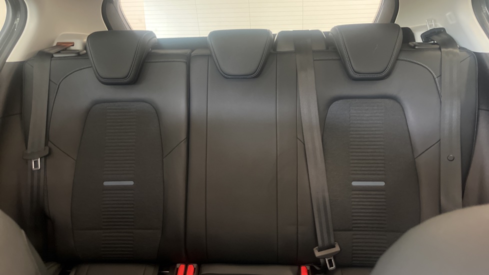 Ford Focus 1.0 EcoBoost 125 Active X 5dr Petrol Hatchback - Image 15