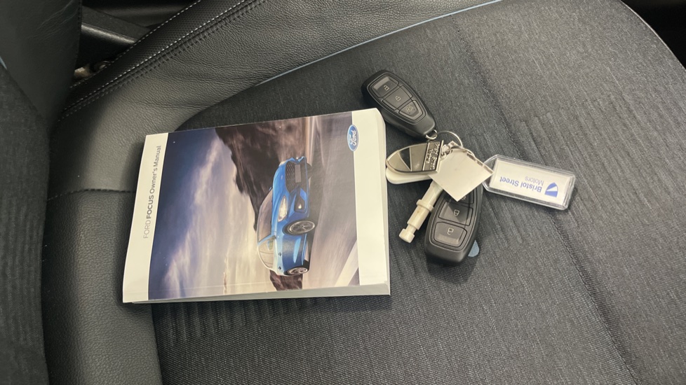 Ford Focus 1.0 EcoBoost 125 Active X 5dr Petrol Hatchback - Image 19