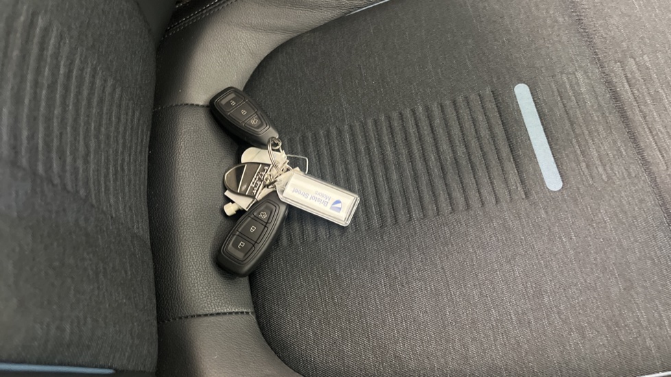 Ford Focus 1.0 EcoBoost 125 Active X 5dr Petrol Hatchback - Image 20