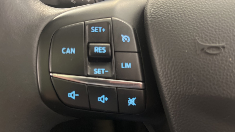 Ford Focus 1.0 EcoBoost 125 Active X 5dr Petrol Hatchback - Image 22