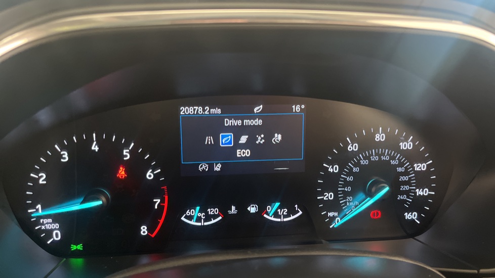 Ford Focus 1.0 EcoBoost 125 Active X 5dr Petrol Hatchback - Image 29