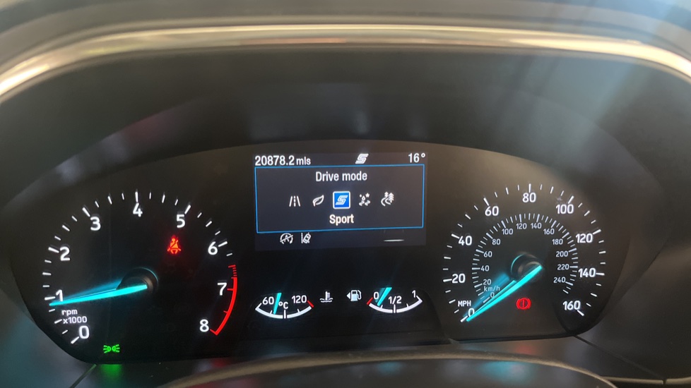 Ford Focus 1.0 EcoBoost 125 Active X 5dr Petrol Hatchback - Image 30