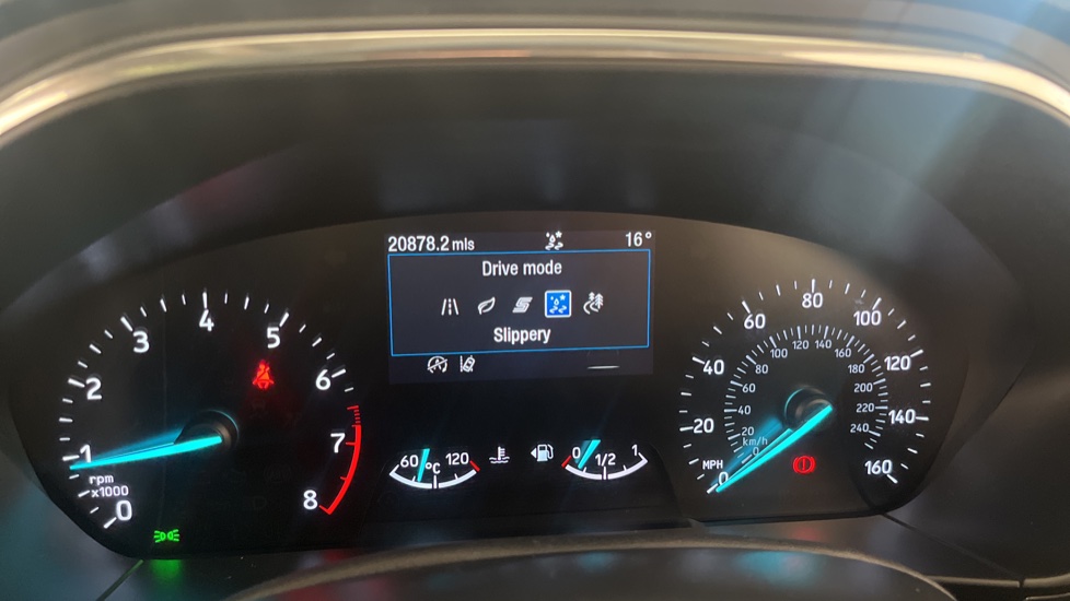 Ford Focus 1.0 EcoBoost 125 Active X 5dr Petrol Hatchback - Image 31