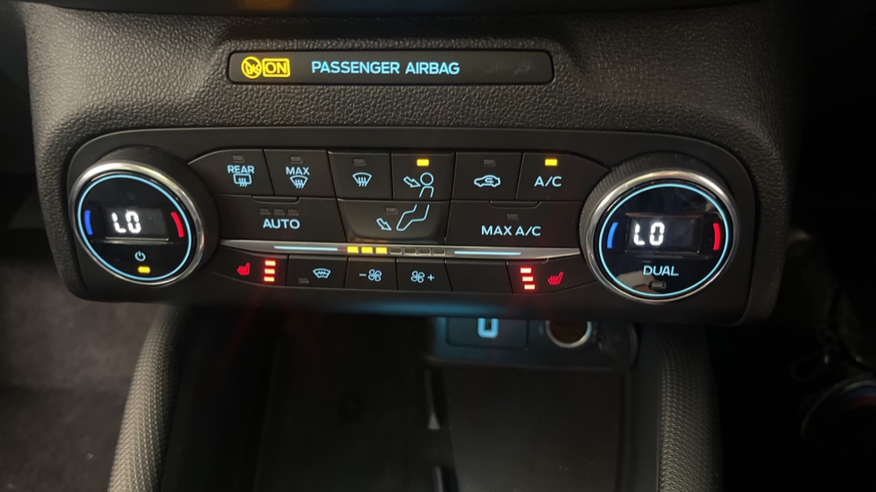 Ford Focus 1.0 EcoBoost 125 Active X 5dr Petrol Hatchback - Image 34