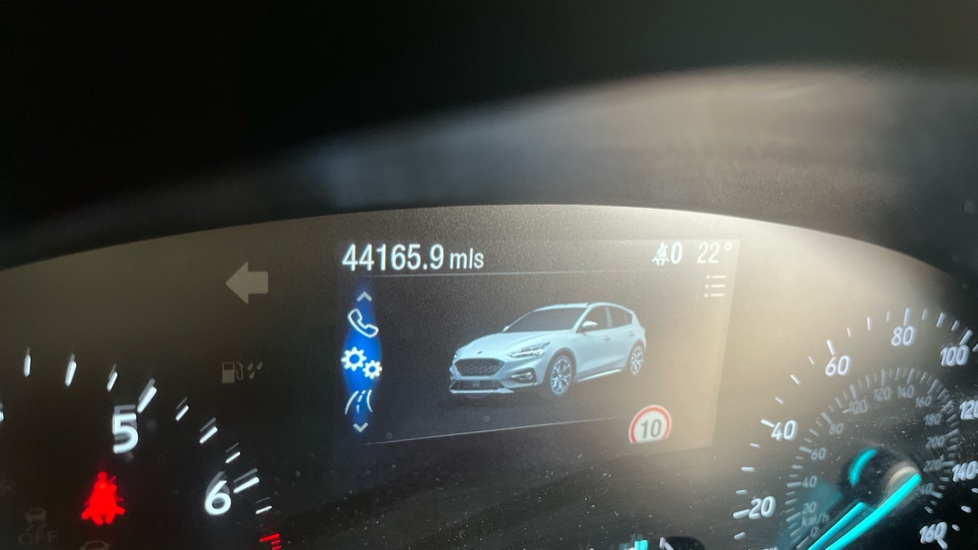 Ford Focus 1.0 EcoBoost 125 Active X 5dr Petrol Hatchback - Image 40