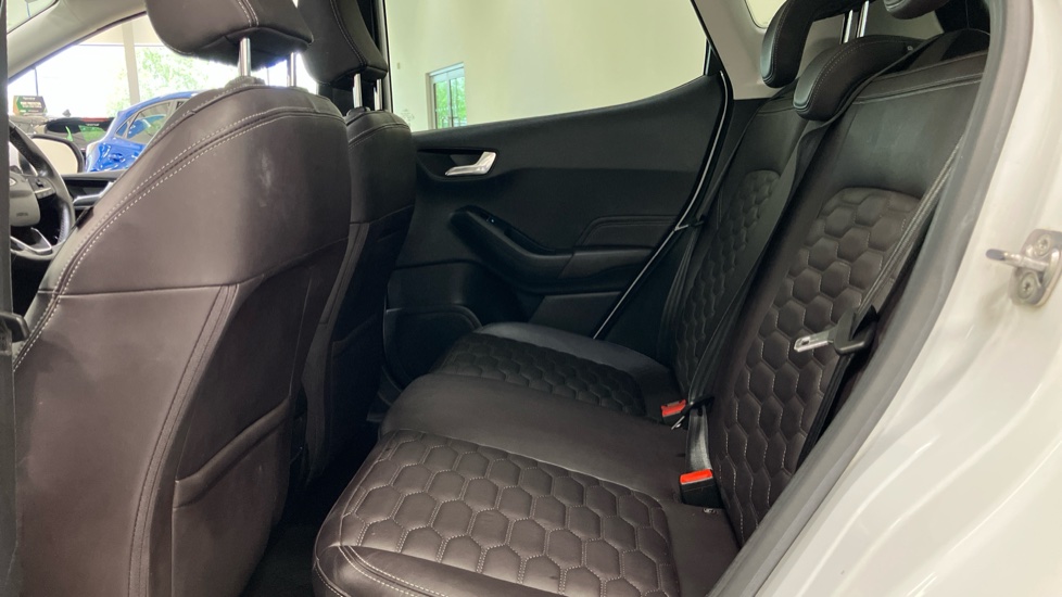 Ford Fiesta Vignale 1.0 EcoBoost 5dr Petrol Hatchback - Image 16