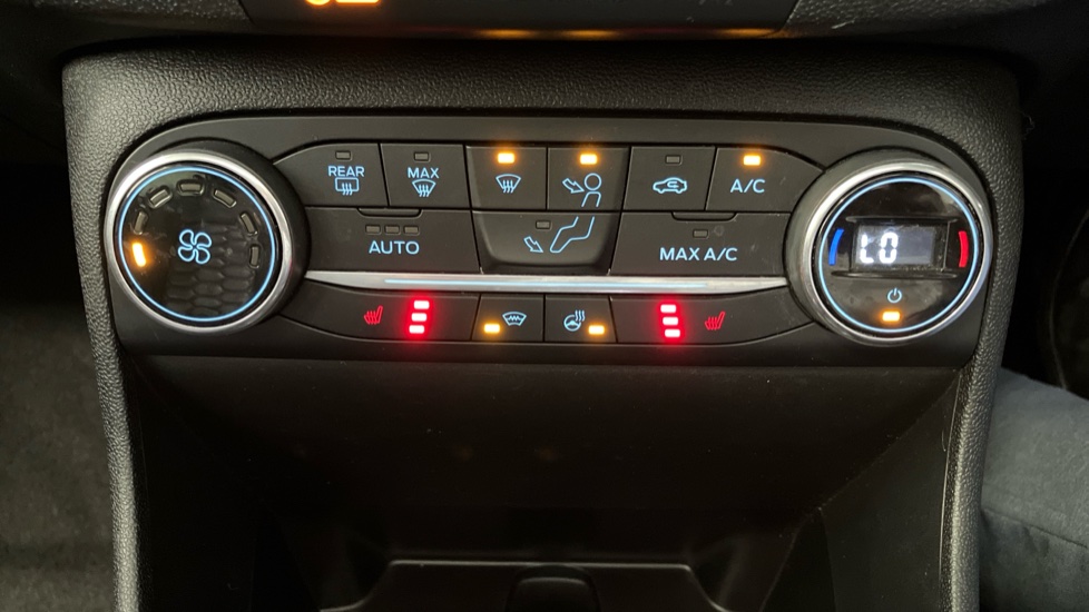 Ford Fiesta Vignale 1.0 EcoBoost 5dr Petrol Hatchback - Image 25