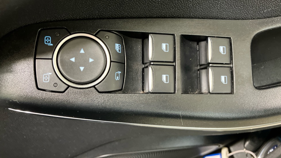 Ford Fiesta Vignale 1.0 EcoBoost 5dr Petrol Hatchback - Image 35