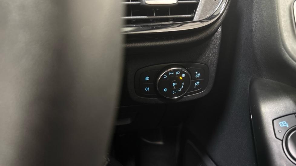 Ford Fiesta 1.1 Trend 5dr Petrol Hatchback - Image 44
