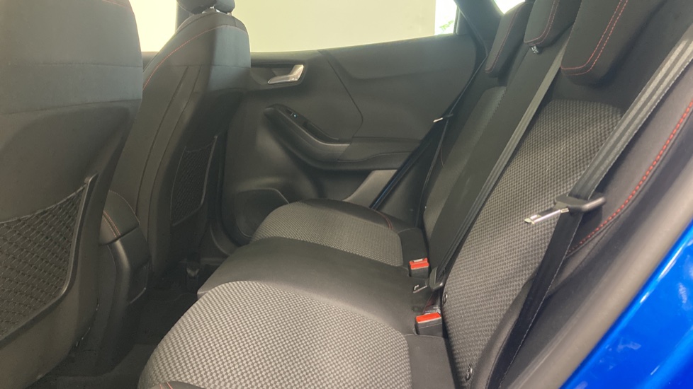 Ford Puma 1.0 EcoBoost Hybrid mHEV ST-Line Design 5dr Petrol Hatchback - Image 16