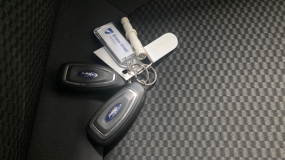 Ford Puma 1.0 EcoBoost Hybrid mHEV ST-Line Design 5dr Petrol Hatchback - Image 20