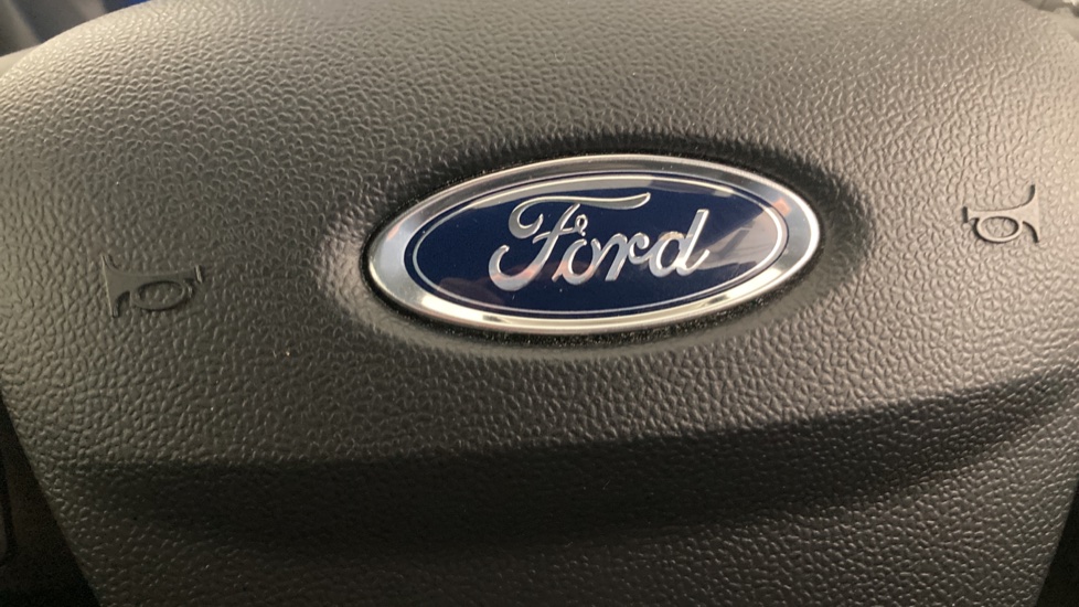 Ford Puma 1.0 EcoBoost Hybrid mHEV ST-Line Design 5dr Petrol Hatchback - Image 32