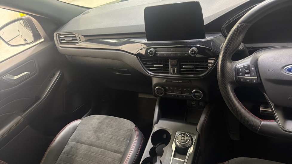 Ford Kuga 2.5 FHEV ST-Line X Edition 5dr CVT Hybrid Estate - Image 14