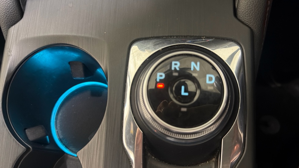 Ford Kuga 2.5 FHEV ST-Line X Edition 5dr CVT Hybrid Estate - Image 29