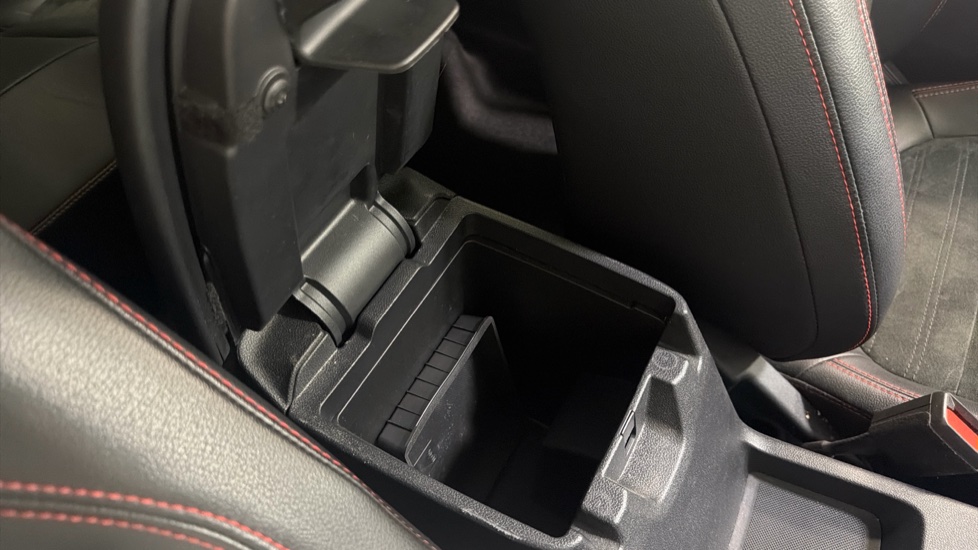 Ford Kuga 2.5 FHEV ST-Line X Edition 5dr CVT Hybrid Estate - Image 31
