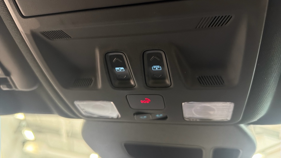 Ford Kuga 2.5 FHEV ST-Line X Edition 5dr CVT Hybrid Estate - Image 34