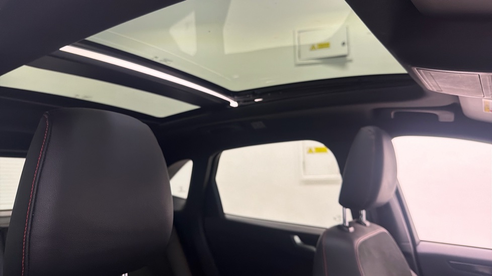 Ford Kuga 2.5 FHEV ST-Line X Edition 5dr CVT Hybrid Estate - Image 35