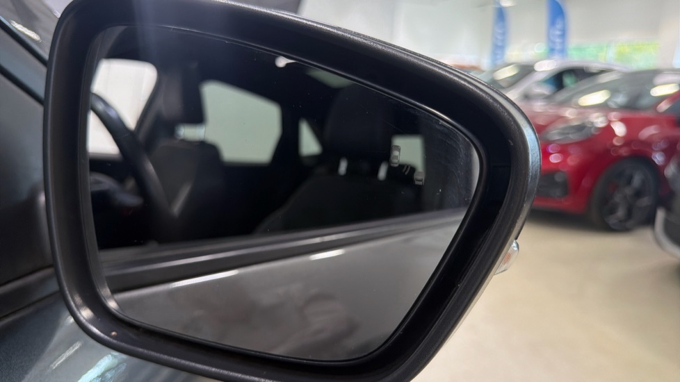 Ford Kuga 2.5 FHEV ST-Line X Edition 5dr CVT Hybrid Estate - Image 41