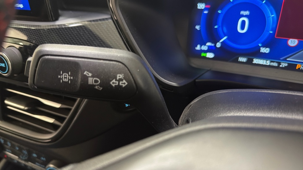 Ford Kuga 2.5 FHEV ST-Line X Edition 5dr CVT Hybrid Estate - Image 43