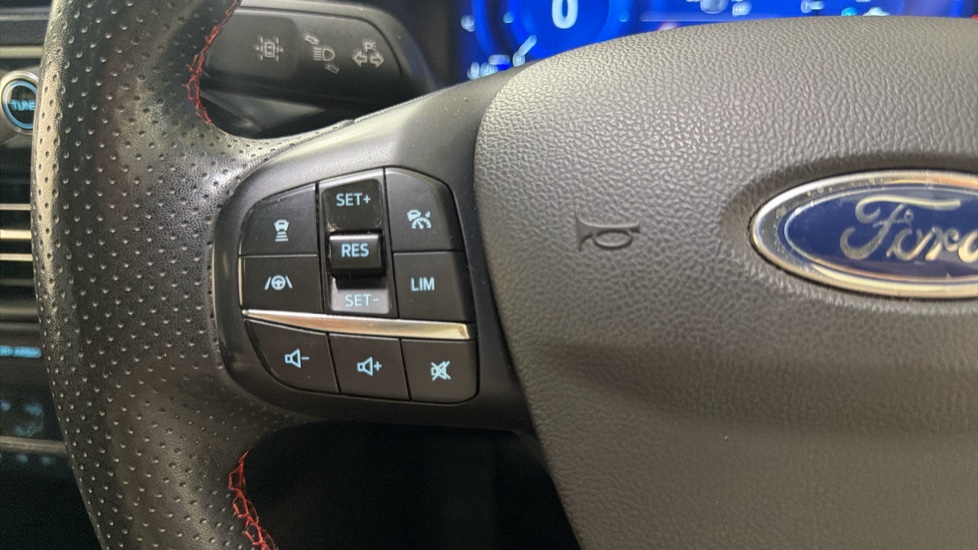 Ford Kuga 2.5 FHEV ST-Line X Edition 5dr CVT Hybrid Estate - Image 44