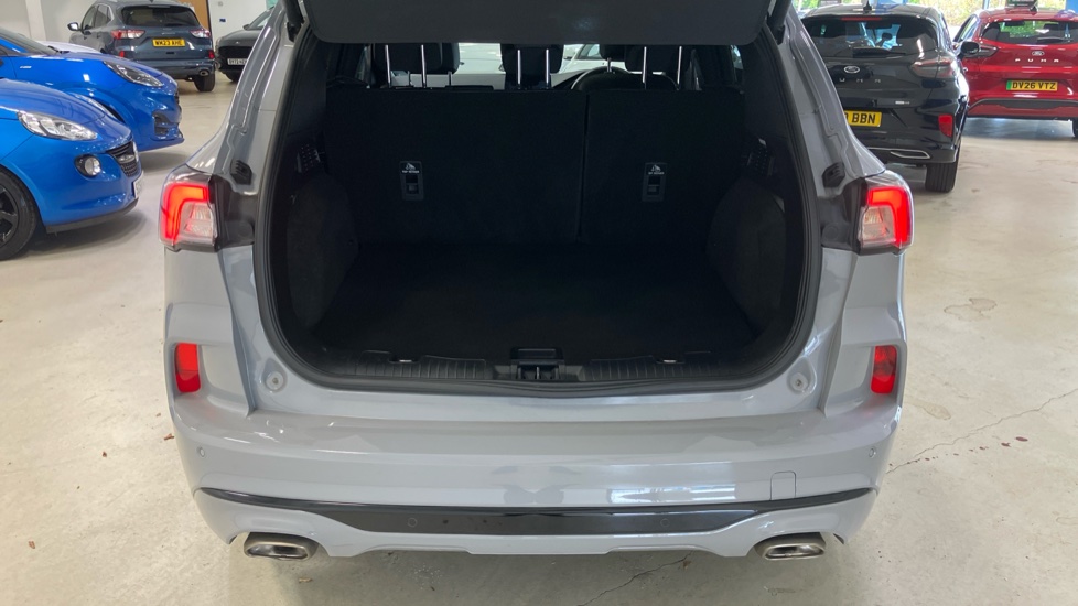 Ford Kuga 2.5 FHEV Graphite Tech Edition 5dr CVT Hybrid Estate - Image 4
