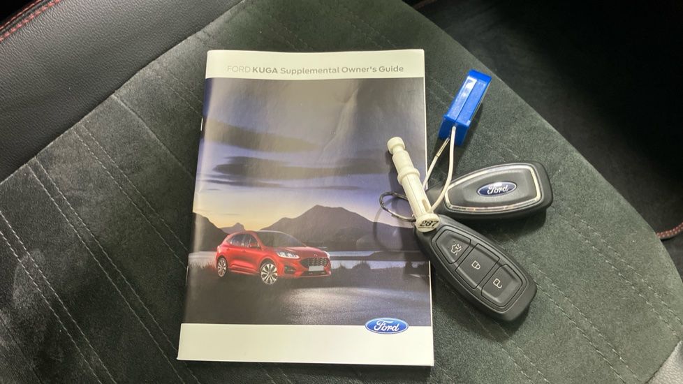 Ford Kuga 2.5 FHEV Graphite Tech Edition 5dr CVT Hybrid Estate - Image 19