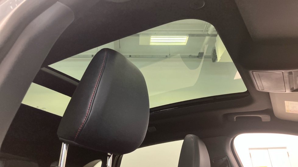 Ford Kuga 2.5 FHEV Graphite Tech Edition 5dr CVT Hybrid Estate - Image 34