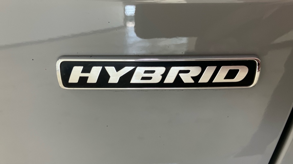Ford Kuga 2.5 FHEV Graphite Tech Edition 5dr CVT Hybrid Estate - Image 40