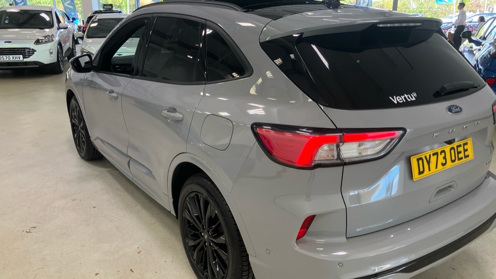 Ford Kuga 2.5 FHEV Graphite Tech Edition 5dr CVT Hybrid Estate - Image 44