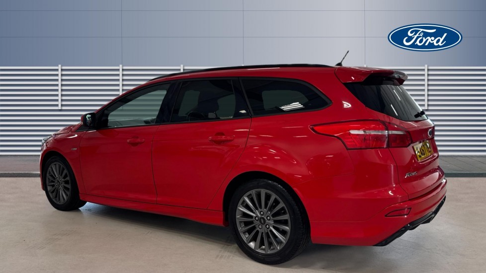 Ford Focus 1.5 TDCi 120 ST-Line 5dr Diesel Estate - Image 2