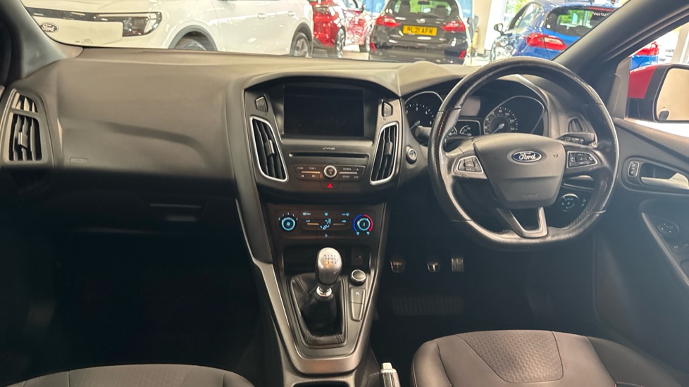 Ford Focus 1.5 TDCi 120 ST-Line 5dr Diesel Estate - Image 10