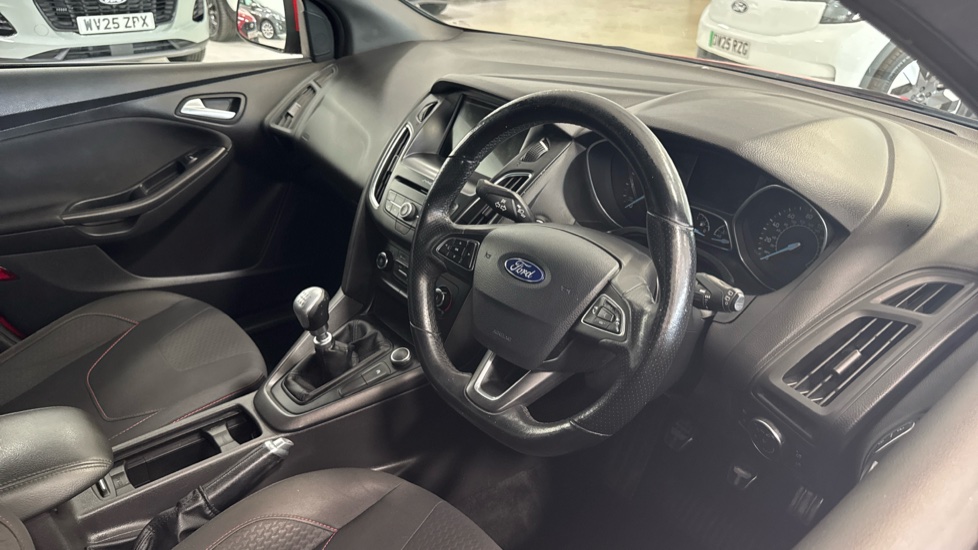 Ford Focus 1.5 TDCi 120 ST-Line 5dr Diesel Estate - Image 11