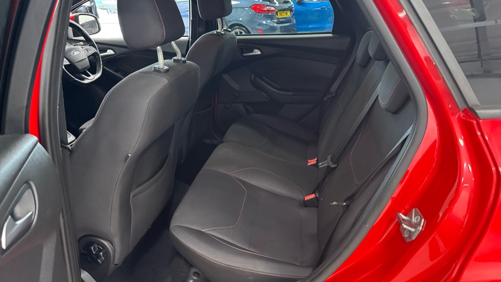 Ford Focus 1.5 TDCi 120 ST-Line 5dr Diesel Estate - Image 16