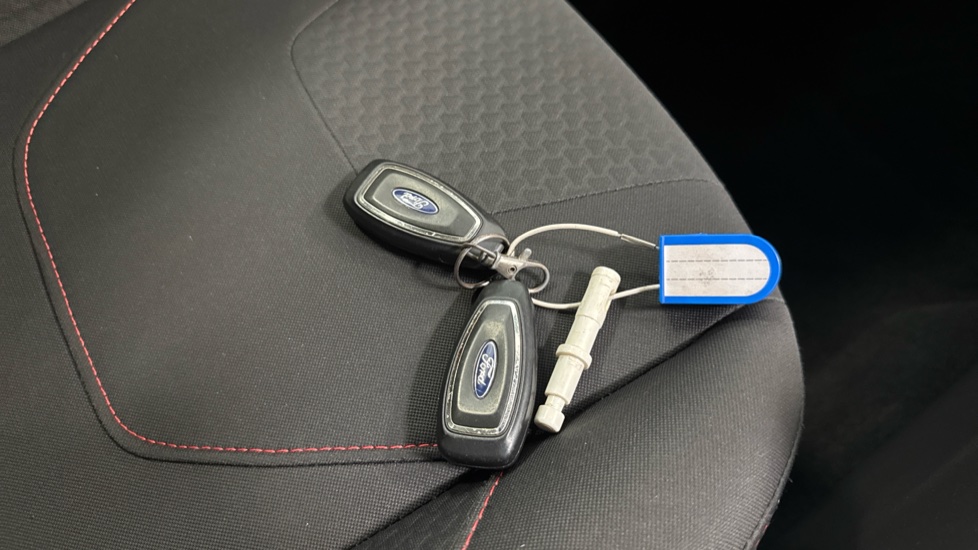 Ford Focus 1.5 TDCi 120 ST-Line 5dr Diesel Estate - Image 19