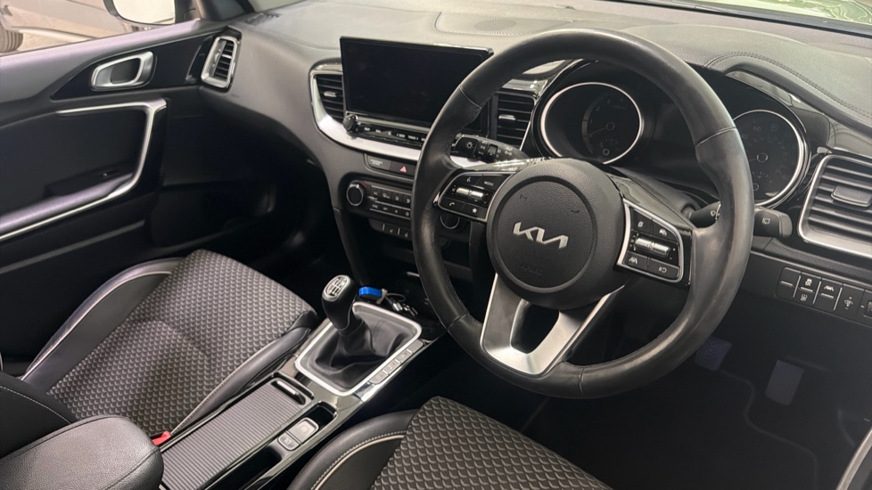 Kia Xceed 1.5T GDi ISG 3 5dr Petrol Hatchback - Image 11