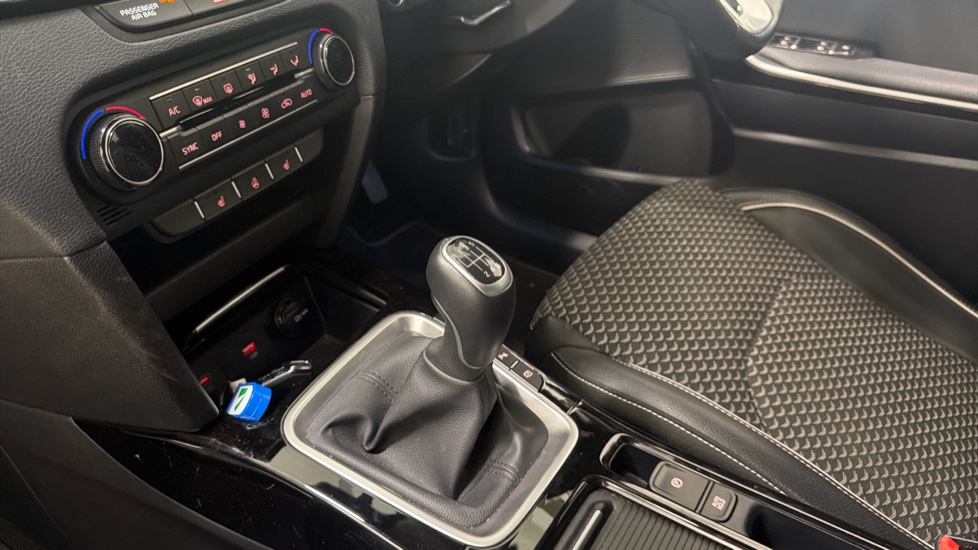 Kia Xceed 1.5T GDi ISG 3 5dr Petrol Hatchback - Image 13