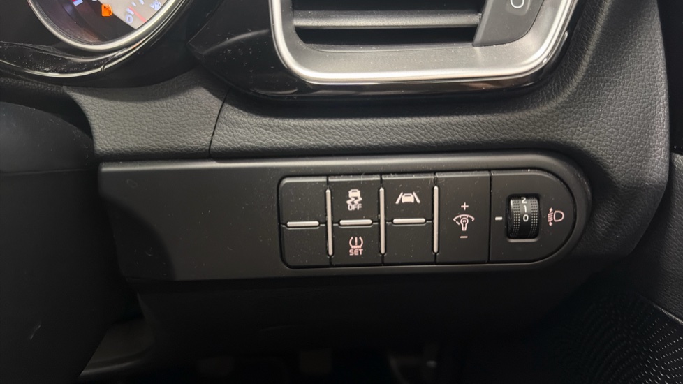 Kia Xceed 1.5T GDi ISG 3 5dr Petrol Hatchback - Image 36