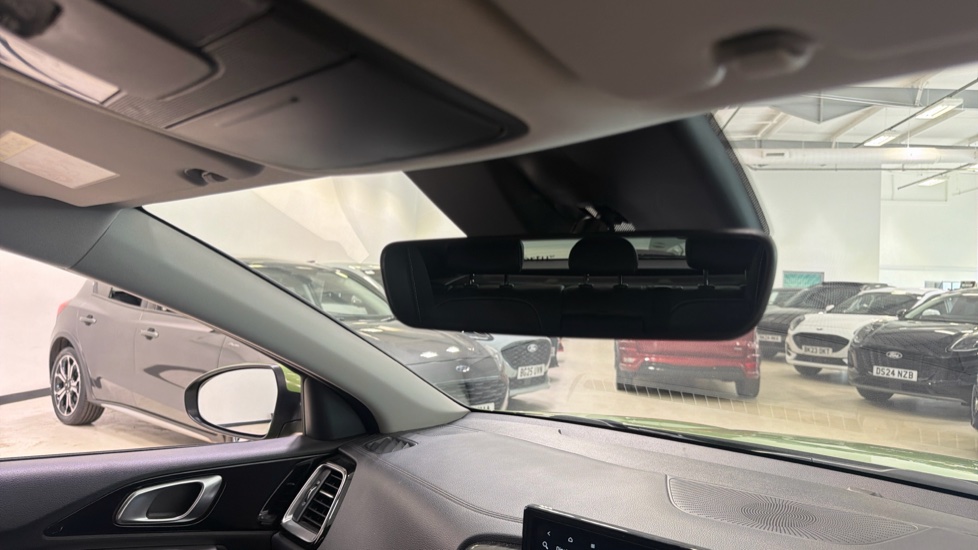 Kia Xceed 1.5T GDi ISG 3 5dr Petrol Hatchback - Image 43