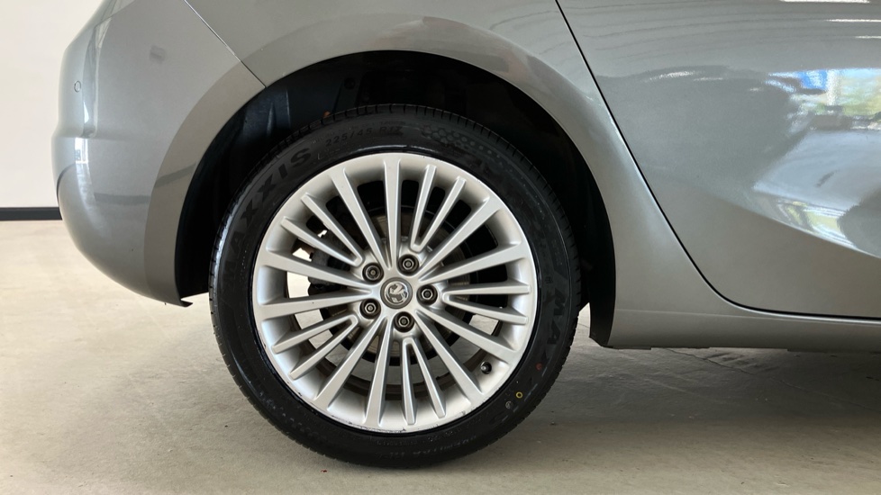 Vauxhall Astra 1.4T 16V 150 Elite 5dr Petrol Hatchback - Image 7