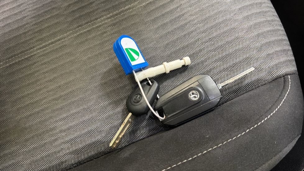 Vauxhall Corsa 1.2 SE Premium 5dr Petrol Hatchback - Image 20
