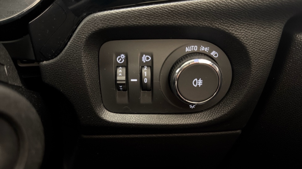 Vauxhall Corsa 1.2 SE Premium 5dr Petrol Hatchback - Image 33
