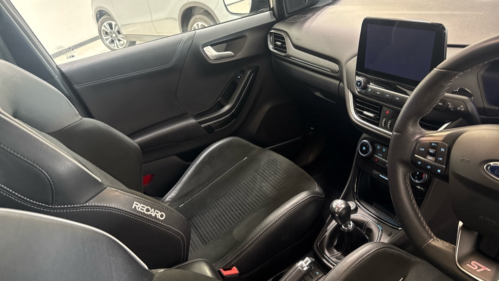 Ford Puma ST 1.5 EcoBoost ST 5dr Petrol Hatchback - Image 14
